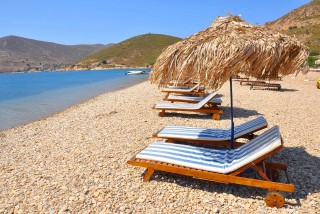 grikos beach golden sun petra